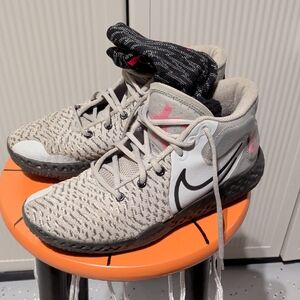 Kevin Durant Sneakers With Socks